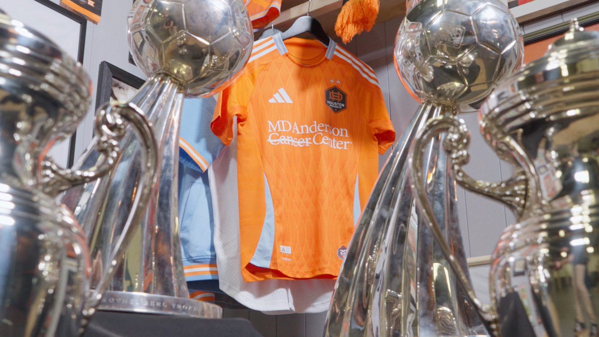 Honoring the legends of yesterday, while embracing our stars of today. Introducing the Season 20 Kit. 🤘 adidas Football