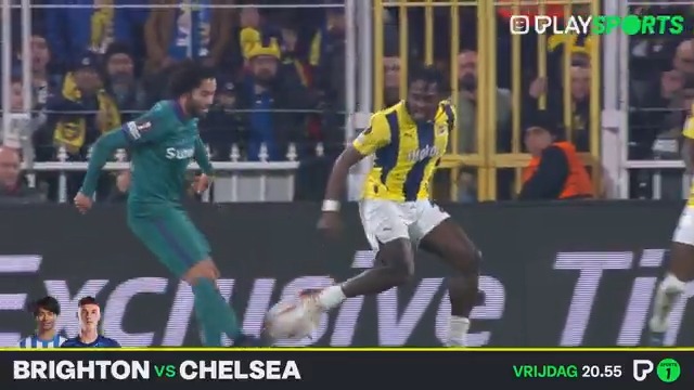 Geen penalty, scheids? 😬🎥
