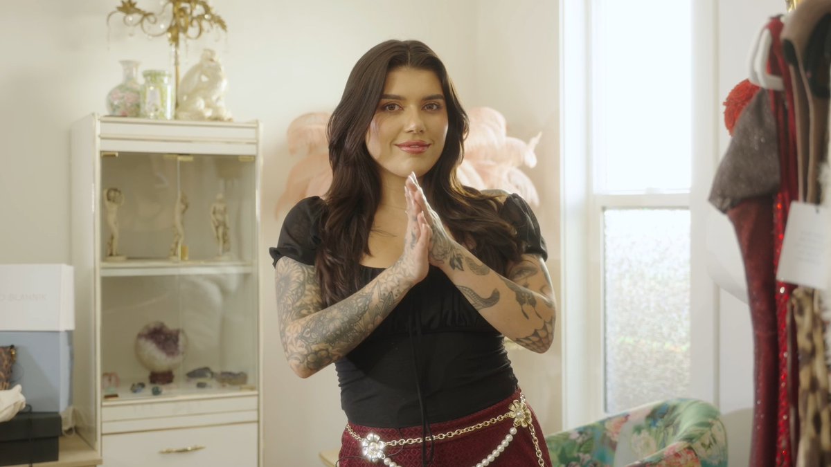 Valentina Fox is the ultimate Master of Answers! 🎯Watch til the end for a surprise cameo 🐶 #game #iwantclips #creator