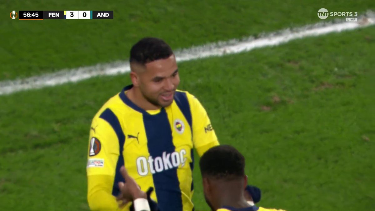 Youssef En-Nesyri makes it 3-0 to Fenerbahce 🔥 How about that for a header 🤩 📺 TNT Sports & discovery+ UK
