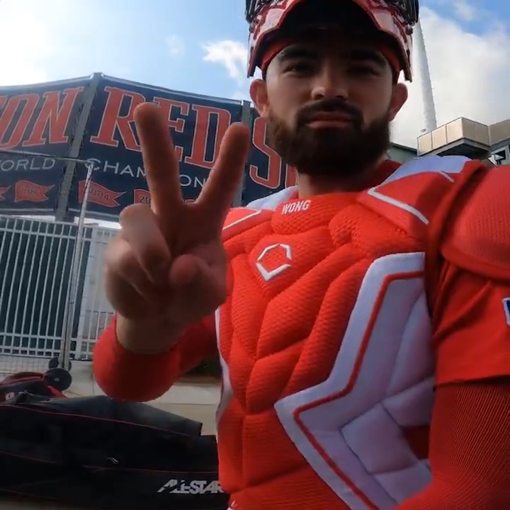 Say hi ✌️ Behind the plate with Carlos Narváez!