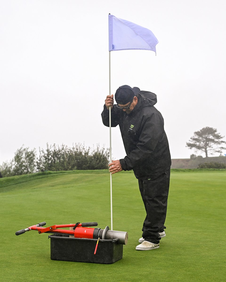 In a tribute to Tiger Woods' late mother Tida, the 7th hole @TheGenesisInv will feature an all white flag. A native of Thailand, Tida was a faithful Buddhist, and the No. 7 and color white are significant in Buddhism and will be displayed in her honor.