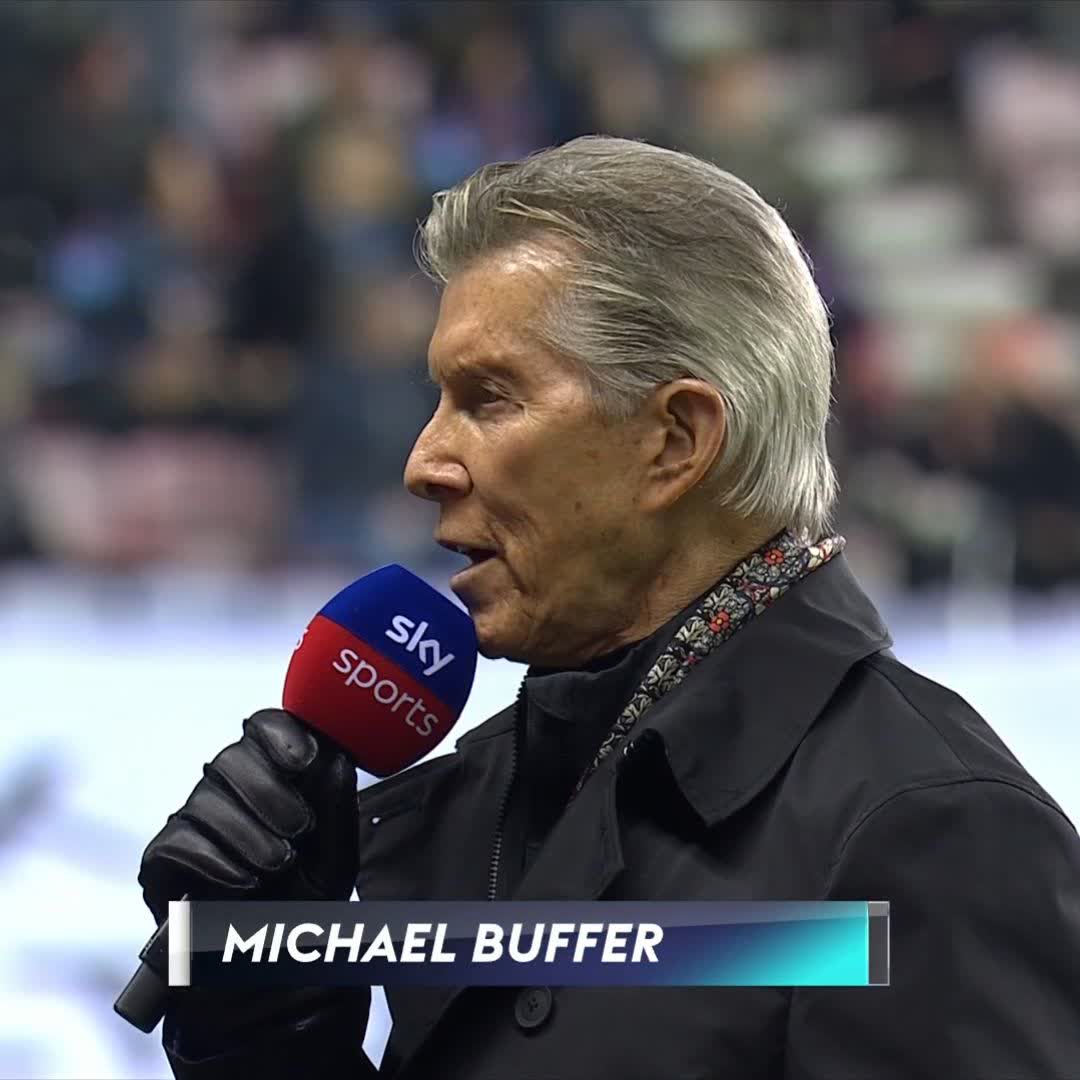 "LET'S GET READY TO RUMBLE!" 🔊 The legendary Michael Buffer introduces Wigan Warriors &amp; Leigh Leopards 🤩
