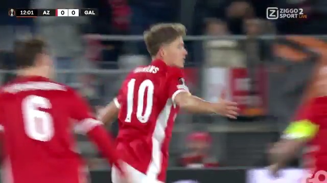 𝐊𝐎𝐌𝐀𝐀𝐀𝐍! 🚀🤯 Sven Mijnans jaagt de vrije trap op héérlijke wijze binnen: 1-0 👀 #ZiggoSport #UEL #AZGAL