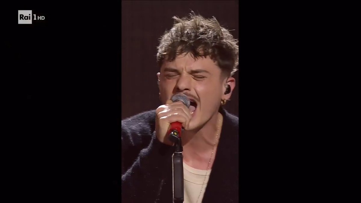 “Non so più come fare senza te” 🎤 Olly 🎧 Balorda nostalgia L’esibizione integrale è su RaiPlay In audio su RaiPlay Sound #Sanremo2025