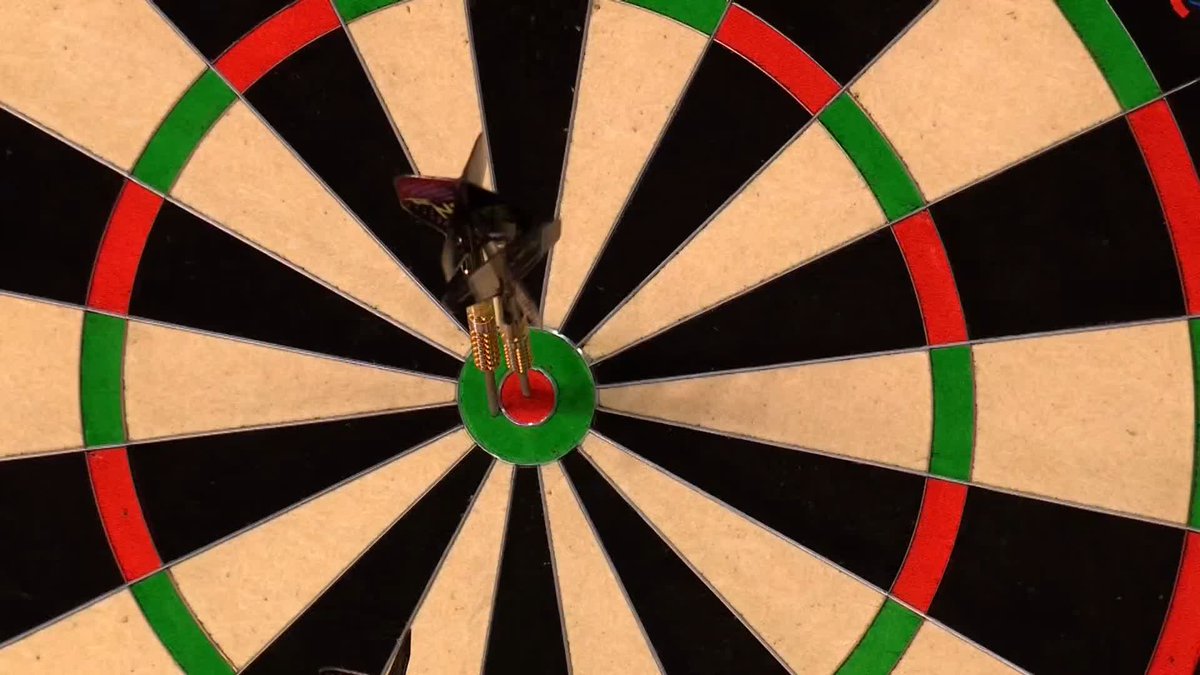 LITTLER ONE AWAY! That is SAVAGE from Luke Littler! Van Gerwen misses a dart at the bull, Littler hits, and the teenage sensation is on the cusp of reaching the Night Two final! 📺 #PLDarts25