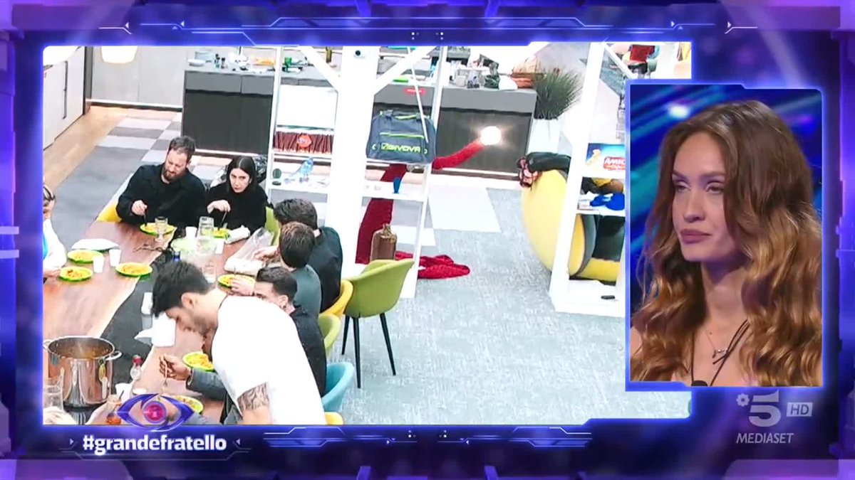 Chiara e Alfonso da una parte, Helena e Javier dall'altra: il punto d'incontro è sempre più lontano? 🔥 #GrandeFratello