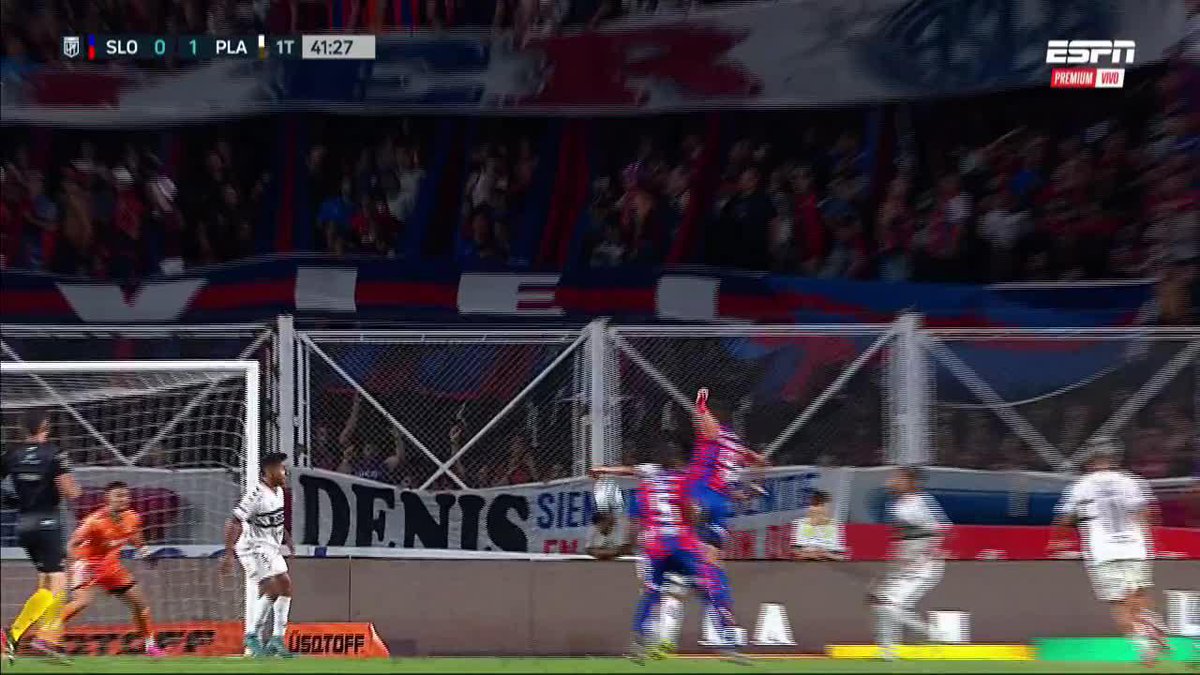 Si veo la primer camara nada mas, no es penal ni en pedo. Si veo la segunda camara, pega en el brazo pero no me parece de penal. Si veo la tercer camara es un penalazo.
