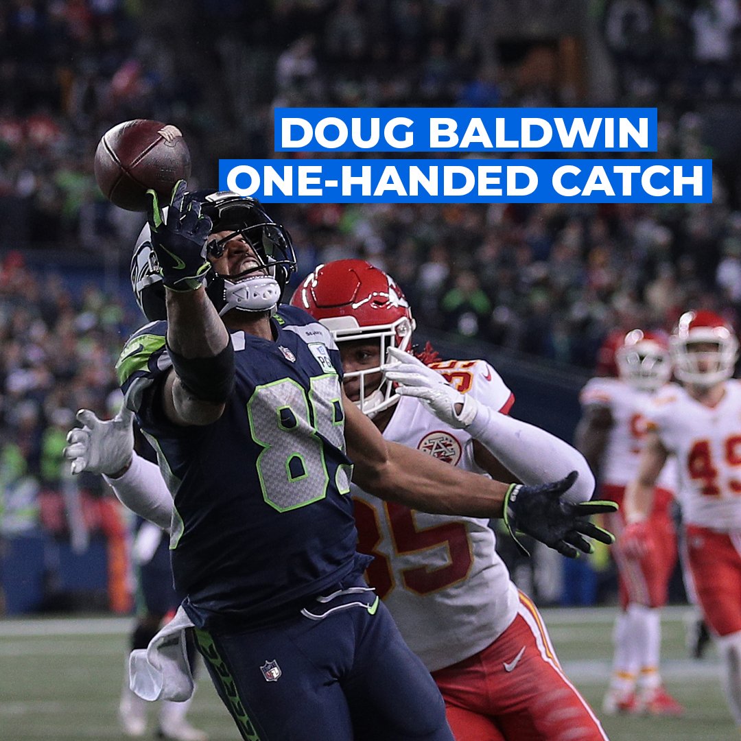 Everyone loves a one-handed catch.