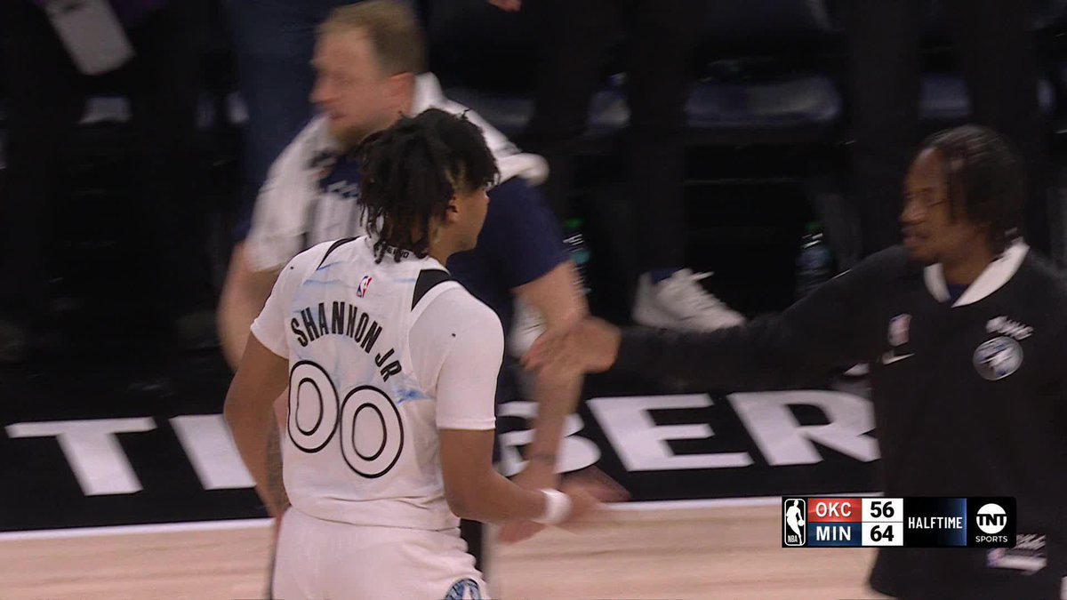 Terrence Shannon Jr. TOUGH shot at the HT buzzer 😤