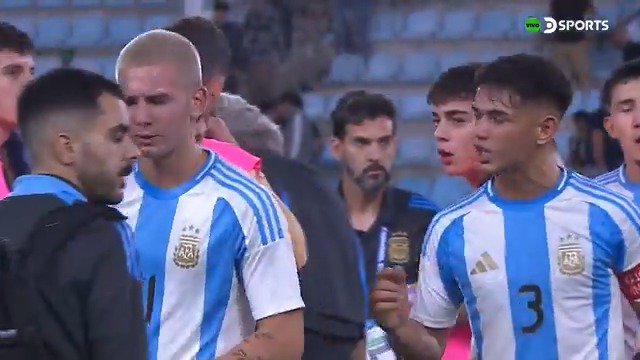 “SEIS TE COMISTE, MUERTO”. Franco Mastantuono al brasileño Igor, mientras le mostraba las 5 estrellas a la gente. 🗣️🇦🇷🇧🇷