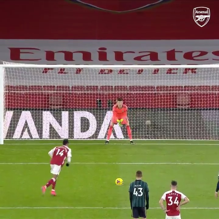 4 years ago today, Arsenal 4-2 Leeds AUBA⚡️ Héctor Bellerín 🔴⚪