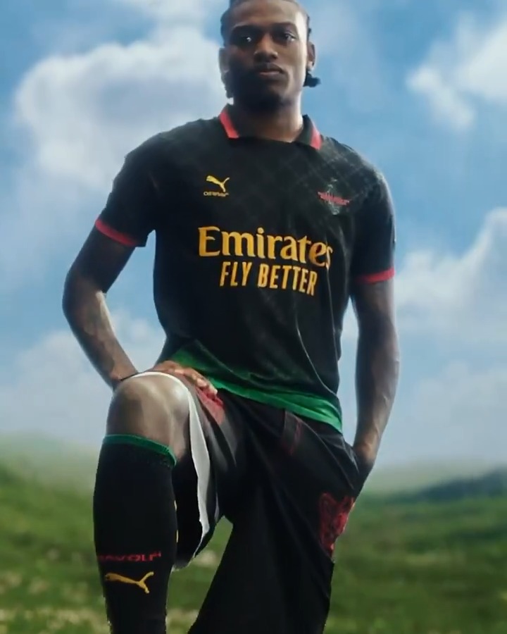 WELCOME TO DREAMLAND 💭 Introducing the PUMA Football x #ACMilan x Off-White™ kits. Out now.