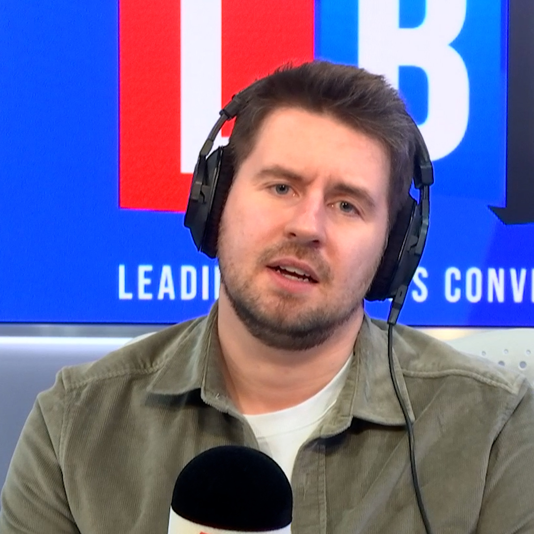 This absolute clown lives in the Uk. 🤮 "I think it would be a great thing if the Russians invaded Britain." #LBC