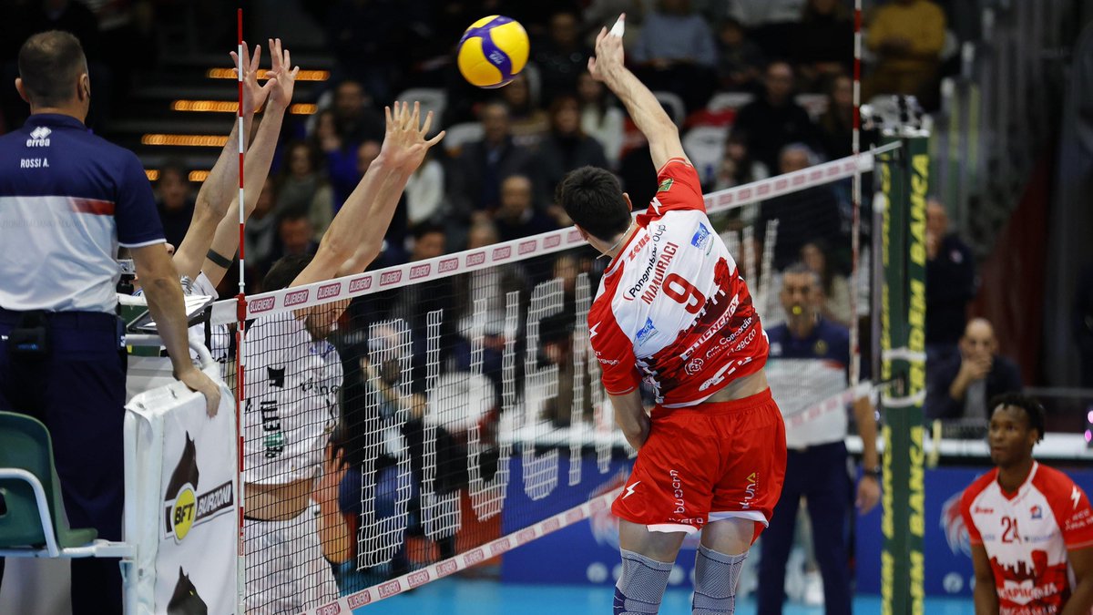 SUPERLEGA 🇮🇹: EFE MANDIRACI 🇹🇷 Young Mandıracı is already a strong reality. ⭐🔥 He’ll be essential as Piacenza faces Coppa Italia runner-up Verona this Sunday, Feb 16, at 3pm GMT. 📺 Watch it LIVE on VBTV: 🏐 #SuperLega #Volleyball #Pallavolo