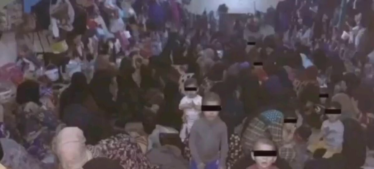 أحد سجون نساء اهل السنة في #العراق حكومة العراق الايرانية تحتجز الوف لنساء واطفال اهل السنة تفي على شرف كل واحد مابي غيرة براسه على اعراض المسلمين الي تحت رحمة العلج الفارسي الرافضي تفي على امة خذلت نسائها وتركتهم في معتقلات الذل والهوان العار على كل مسلم ما يساهم بايصال صوتهم