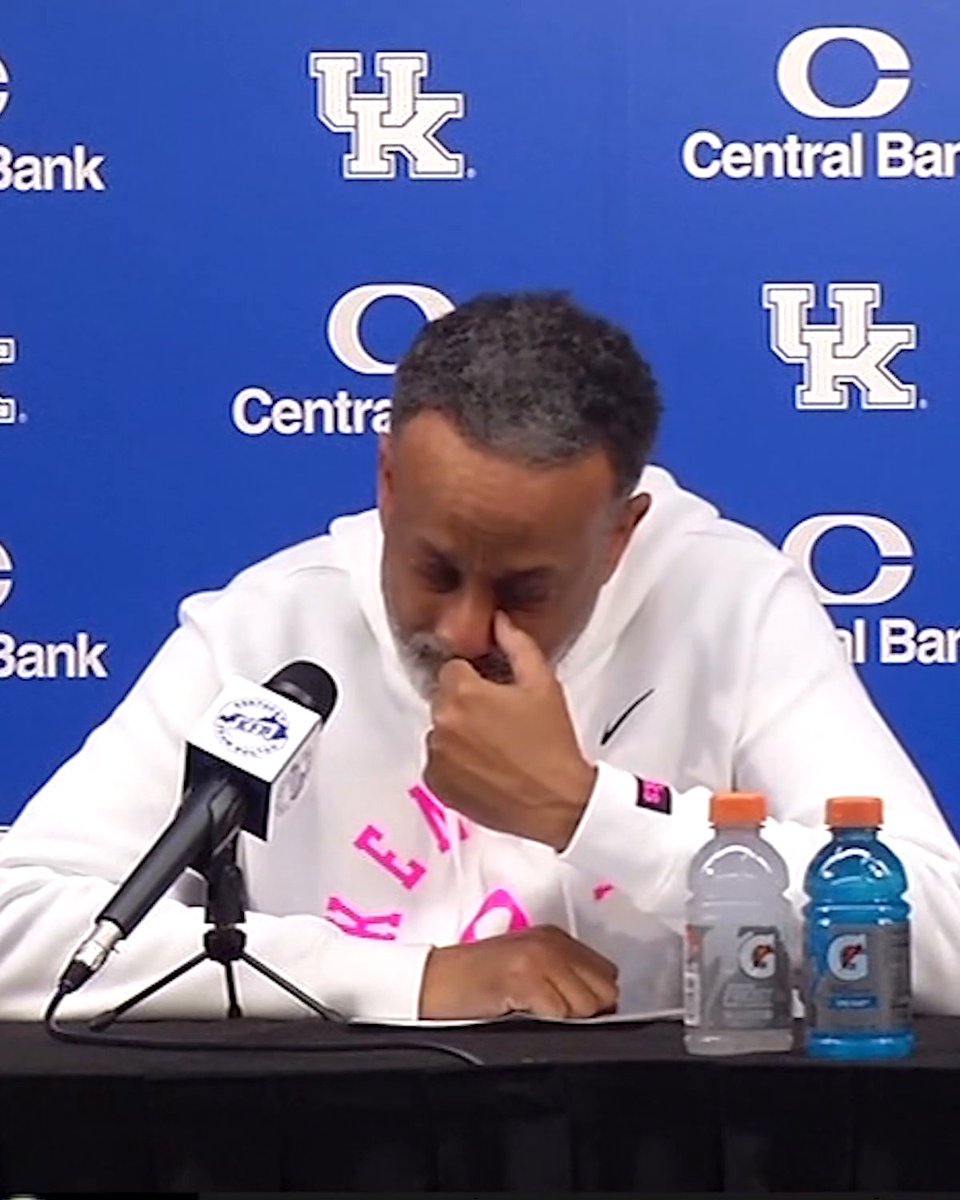 "This last year has been the hardest year of my life." Kentucky Women’s Basketball HC Kenny Brooks announced his wife, Chrissy, is cancer free after she was honored during the Play 4 Kay game on Thursday ❤️