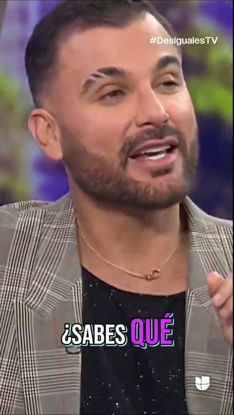 ¿Qué tan importante es el cuidado del cabello en los hombres? 🤔 Mauricio Mejía respondió a #Milynette 👆 Nos vemos en @Desiguales_tv de lunes a viernes 3P/2C por Univision. 📺 #Clippeo #cabello #tratamientocapilar #DesigualesTV #opina #tvshow
