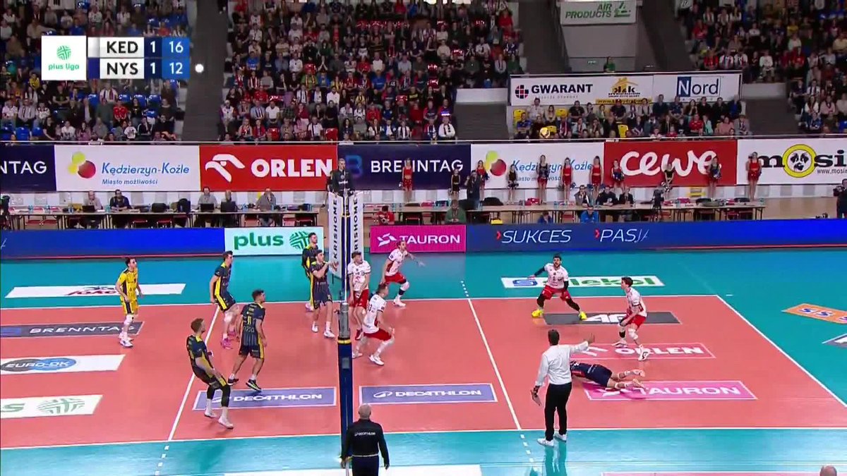 Erik Shoji 🇺🇸 just said, "Not today!" 🛑🔥 Pure libero magic! 🏐 #PlusLiga #Volleyball #Siatkowka