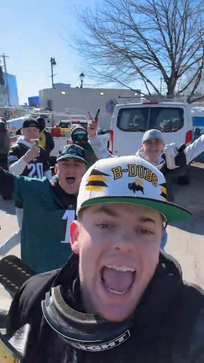 Cooper DeJean's having too much fun 😅 @cdejean23 📺: #SBLIX Parade on NFL Network