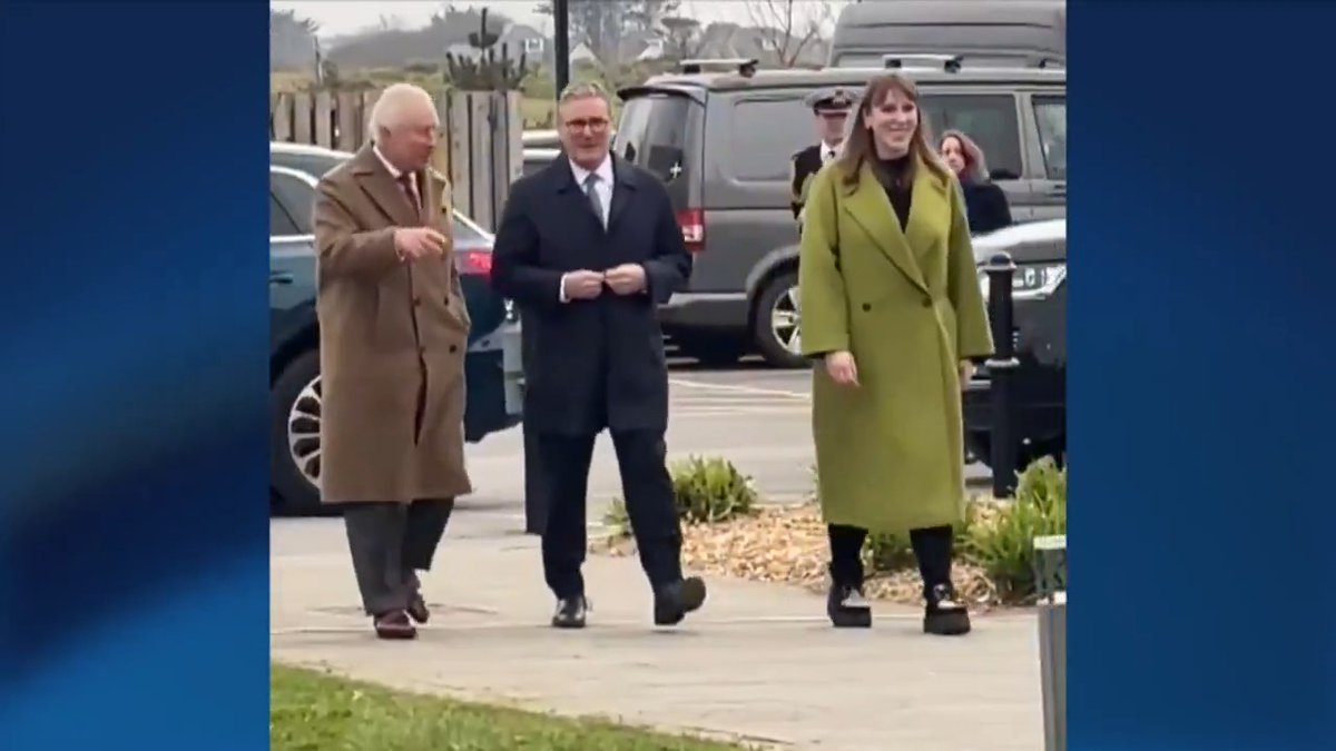 🚨 Mike Graham hits out at Angela Rayner for wearing 'leopard-print brothel creepers' to meet the King. "She looks like Herman Munster!" 📺 PLANK OF THE WEEK ► Mike Graham 🇬🇧 Peter Bleksley KINSEY SCHOFIELD