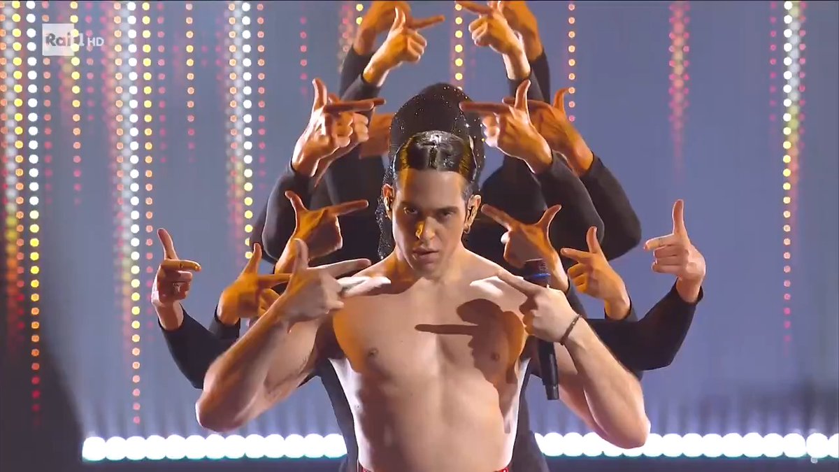 Un anno dopo ancora GOLD ✨💅 #Sanremo2025