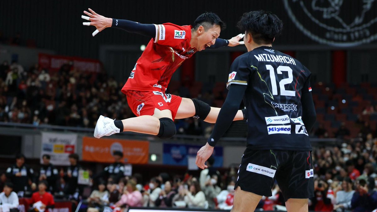 SV.LEAGUE 🇯🇵: ✨ Incredible defense, top-tier technique and a great finish – this rally had it all! 🔥 🏐 #SVLeague #Volleyball