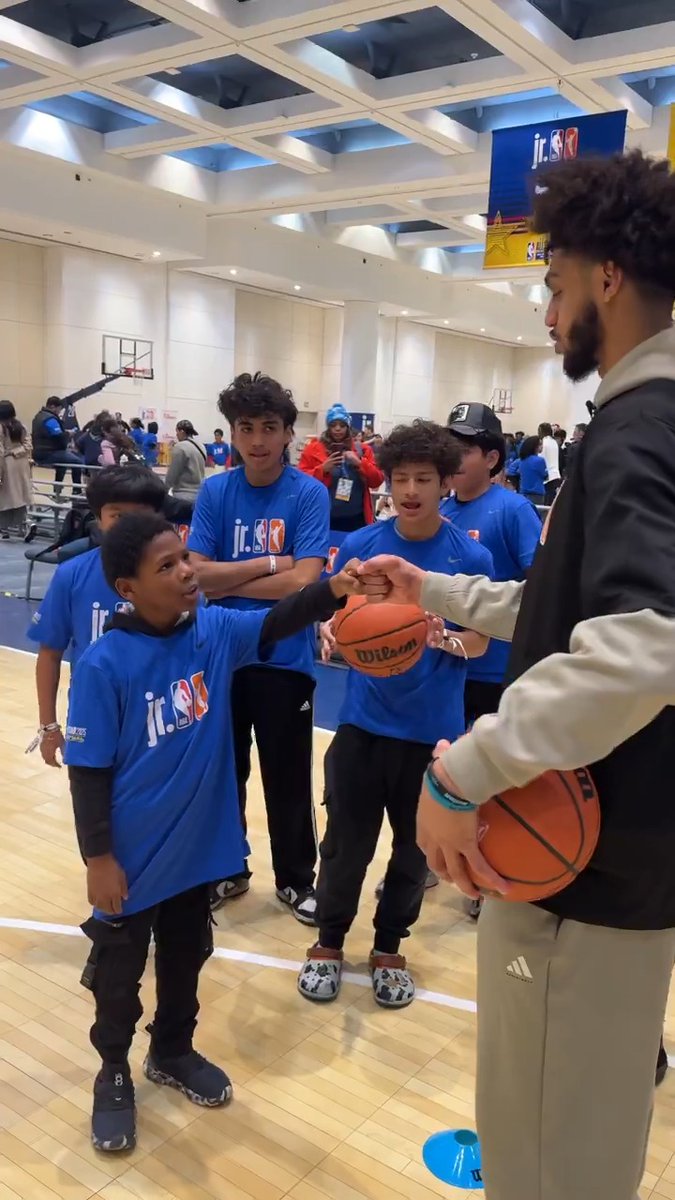 "Do you know Giannis?" 😂