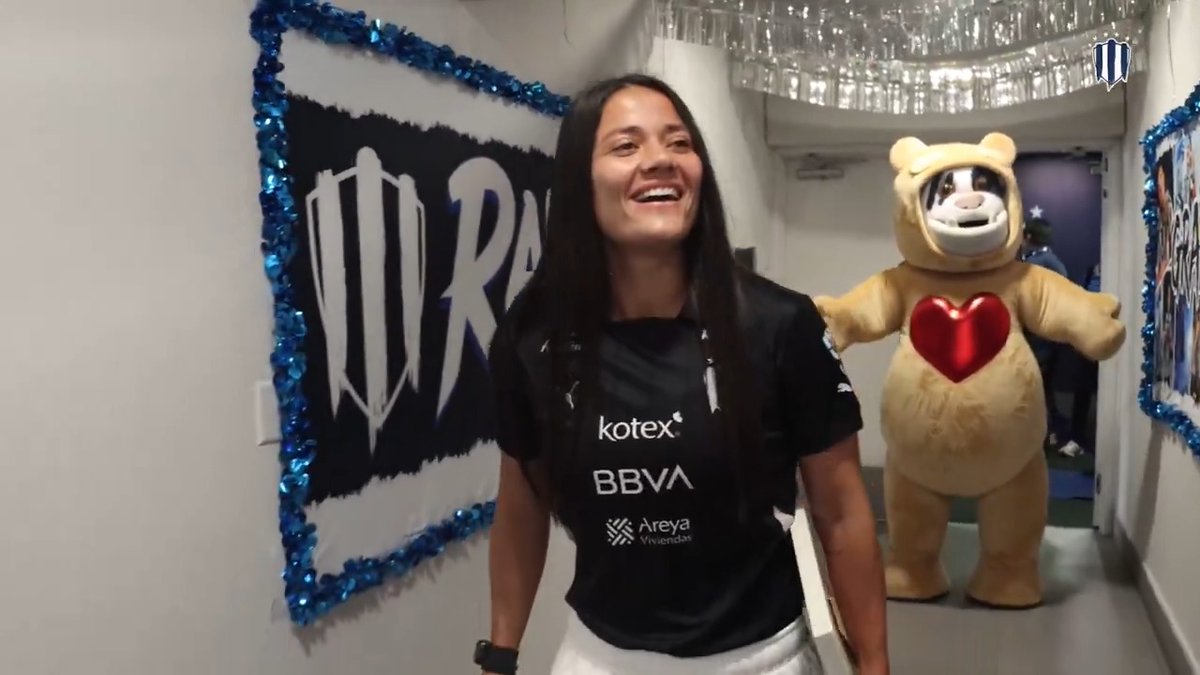 ¡Nuestra Rebeca Bernal llegó a la que siempre será su Casa! 🏟️💙 #Rebe4Ever