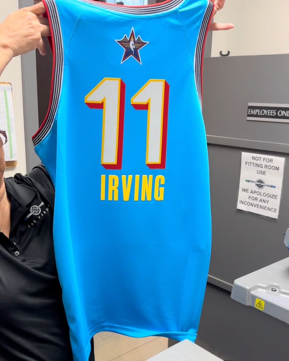 And so it begins 🎽🌟 #NBAAllStar weekend starts now for @kyrieirving! @chime // #MFFL
