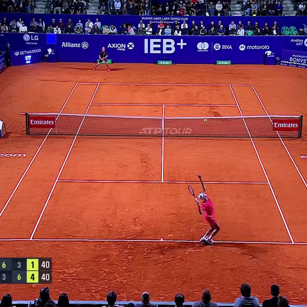 Drop shot perfection 😮‍💨 Francisco Cerúndolo looking untouchable in the third set vs Zverev!