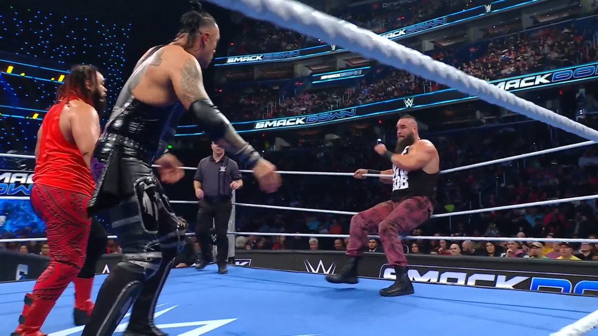 Braun Strowman just took out EVERYONE! 😳 #SmackDown