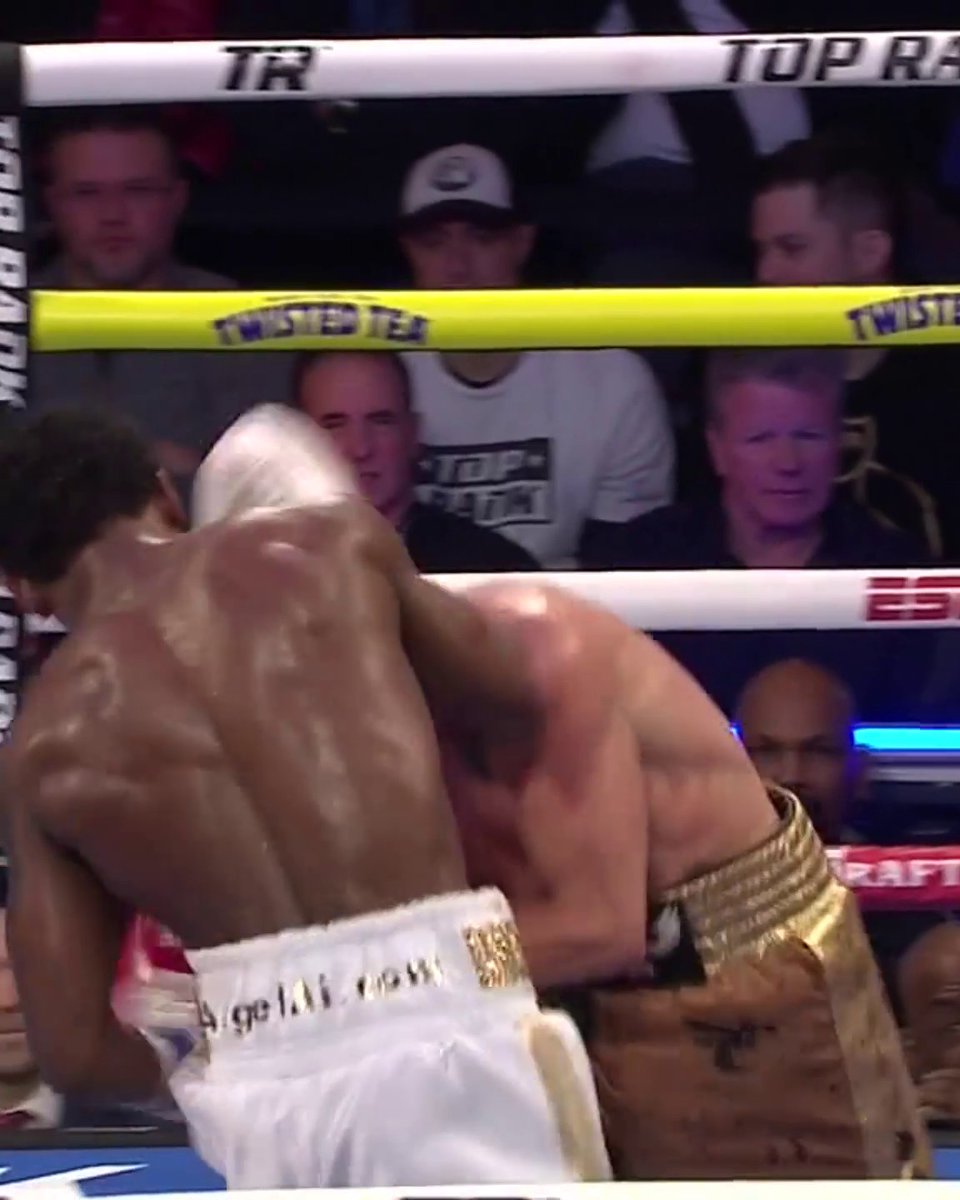 KEYSHAWN DAVIS WITH A VICIOUS BODY-SHOT KO TO WIN THE WBO LIGHTWEIGHT TITLE 🔥🔥