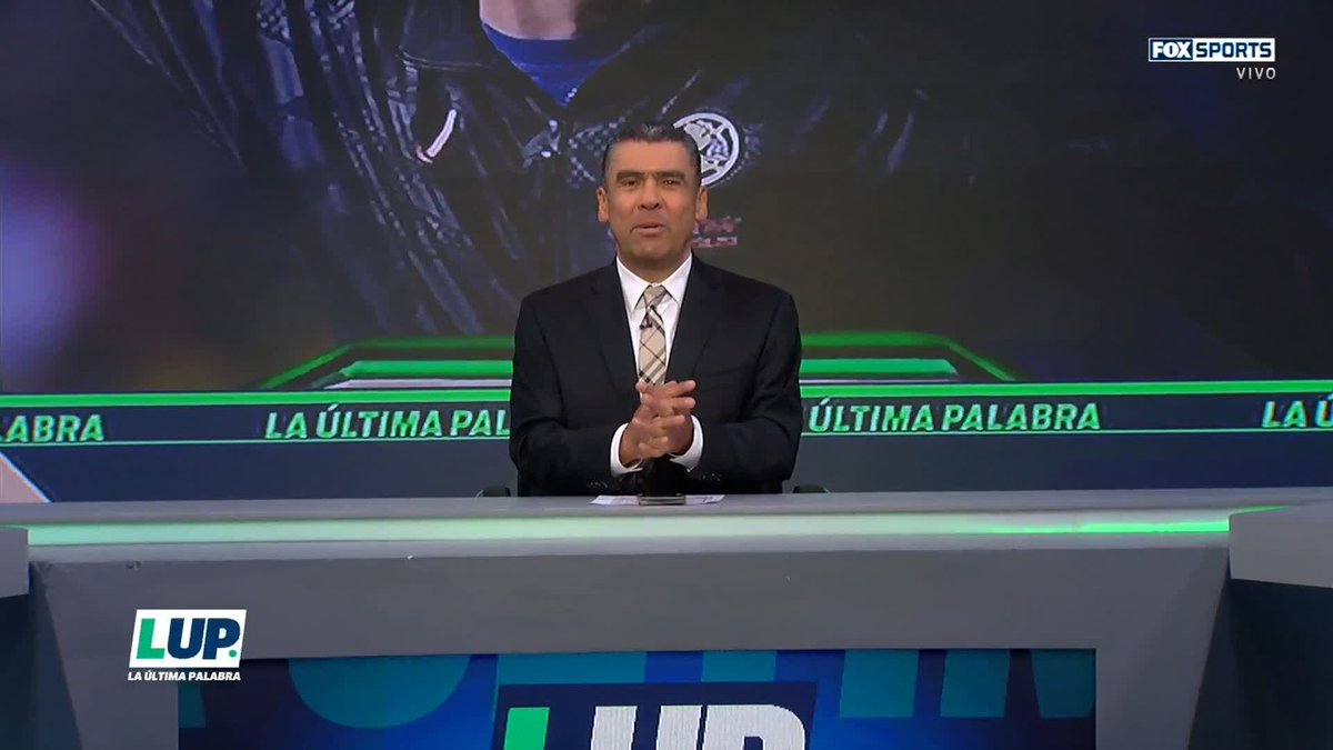 "QUÉ CONVENIENTE APAGÓN" 🤭 Fernando Cevallos decidió empezar hablando del apagón en el Ciudad de los Deportes diciendo que qué 'conveniente' ¿QUÉ ES LO PEOR DE LA LIGA MX? ¿ARBITRAJE, INFRAESTRUCTURA, HORARIOS O EL FUTBOL? #LUP