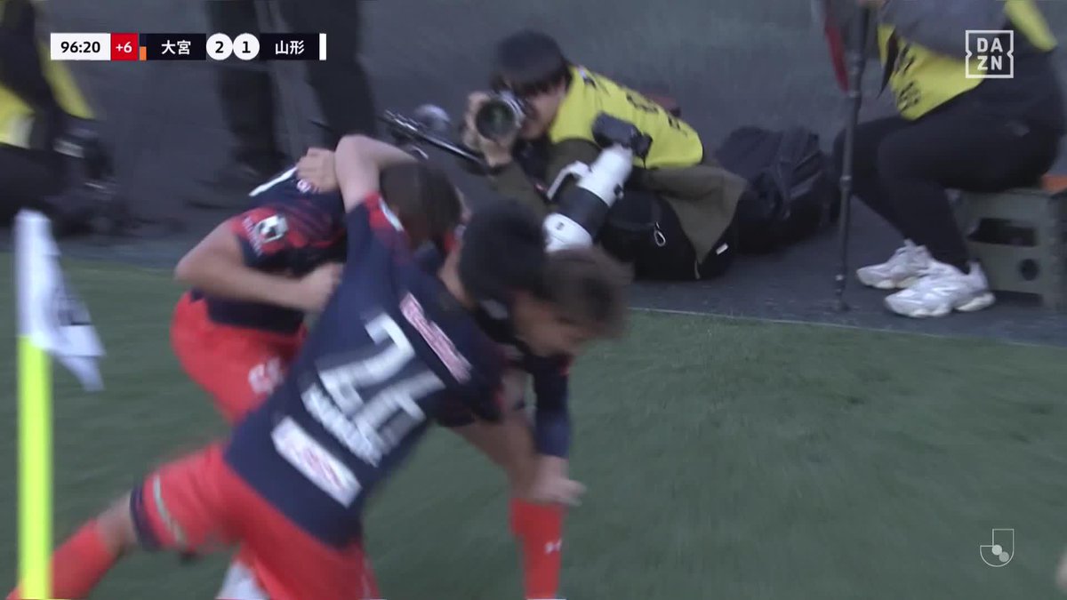 ドラマは試合終了間際に こぼれ球を押し込んだ #藤井一志 劇的勝ち越しゴール 🏆明治安田J2第1節 🆚大宮×山形 🆓#DAZN LIVE配信中 #Jみようぜ #Jリーグ #Jリーグ開幕 #大宮山形
