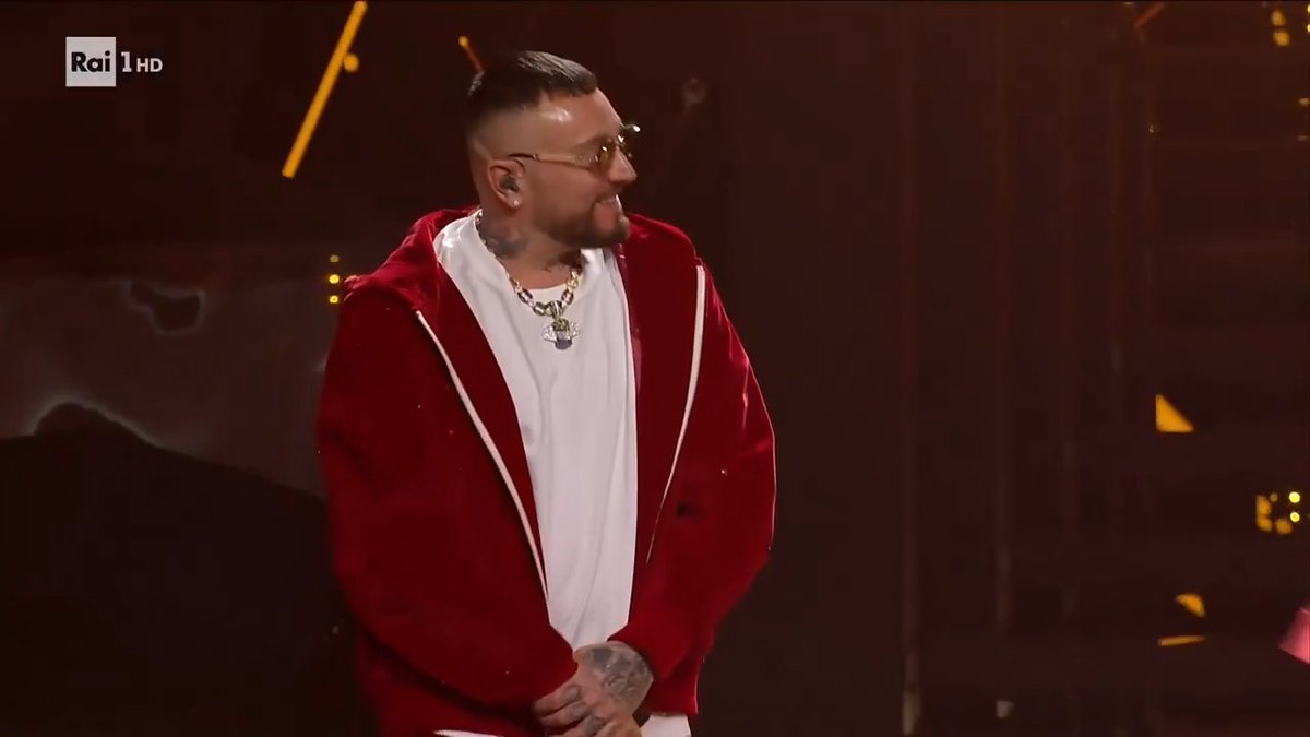 Per chi ha vissuto i giganti del rap come Neffa e Primo Brown, Tony Effe sembrerà sempre Gabriel Garko che fa il bad boy in una fiction di canale5. #sanremo2025 #sanremo