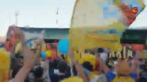 Desde antes de que el equipo llegase al pabellón, la afición del Dreamland Gran Canaria trajo al Gran Canaria Arena el color... y la 𝙖𝙡𝙚𝙜𝙧𝙞́𝙖. Una alegría que se DESBORDÓ cuando sonó la bocina que marcaba el final. ¡Así fue la FIESTA de la AFICIÓN del Dreamland Gran Canaria!