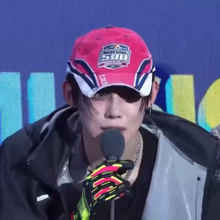 🦊 사실 많은 분들께서 춤이나 저의 노래가 되게 호불호가 많이 갈린다고 생각하실 것 같은데 앞으로 개의치않고 더 열심히 골반 튕기도록 하겠습니다 감사합니다 이게나의연준님이야………🥹🥹🥹🥹🥹🥹🥹🥹🥹
