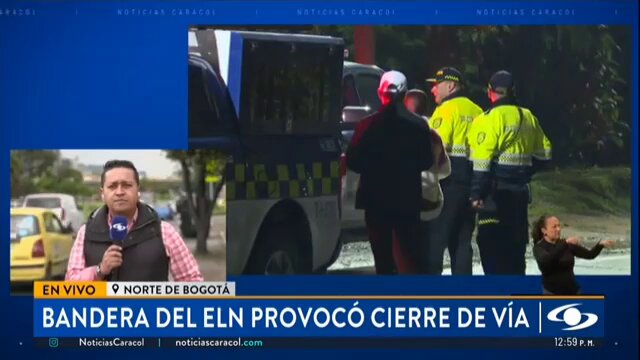 ¿No les parece raro la aparición de "banderas abandonadas del ELN" en la autopista norte con 220, y en varios lugares del país, en el mismo instante en que salen a la luz los vínculos de Papá Pitufo, con el partido Conservador, el Uribismo y más de 11 ex generales de la Policía?