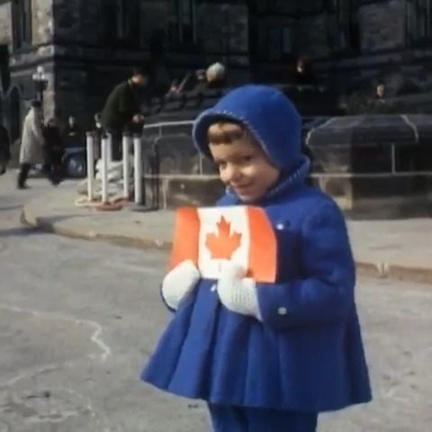⏪ February 15, 1965: The day Canada’s red and white maple leaf flag was raised for the first time on Parliament Hill—uniting the nation under one iconic symbol. 🇨🇦✨ 🙆 ...And the #NFB was there to capture this historic moment. #FlagDay #CanadianFlag