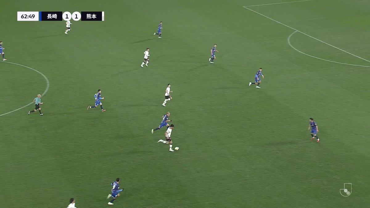 🔷🔶 𝙏𝙊𝘿𝘼𝙔'𝙎 𝙂𝙊𝘼𝙇⚽️✔️ 🔢2-1 ⚽️#エジガルジュニオ 選手 逆転弾を決めたのやはりこの男🇧🇷 ゴール前の混戦からこぼれ球を #エジガルジュニオ 選手がコントロールショットで仕留める。 #vvaren #獲るぞTEPPEN #長崎熊本