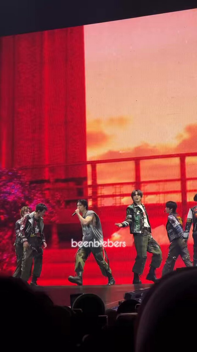 crowd for fact check >>>> #NCT127 #NCT127_NEOCITY_THE_MOMENTUM #THEMOMENTUMINJAKARTA_D1
