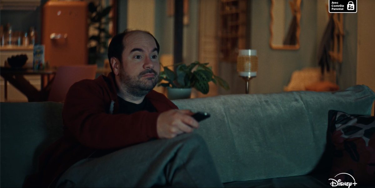 10 ans plus tard. Rien que ça. La saison 2 de bref. est disponible sur #DisneyPlus.