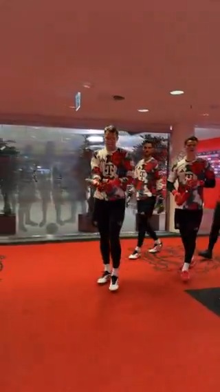 🐐 incoming #B04FCB #FCBayern