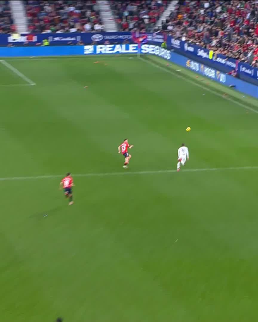 👀 El paradón de Sergio Herrera Pirón para salvar a C. A. OSASUNA. #LALIGAHighlights | #LALIGAEASPORTS