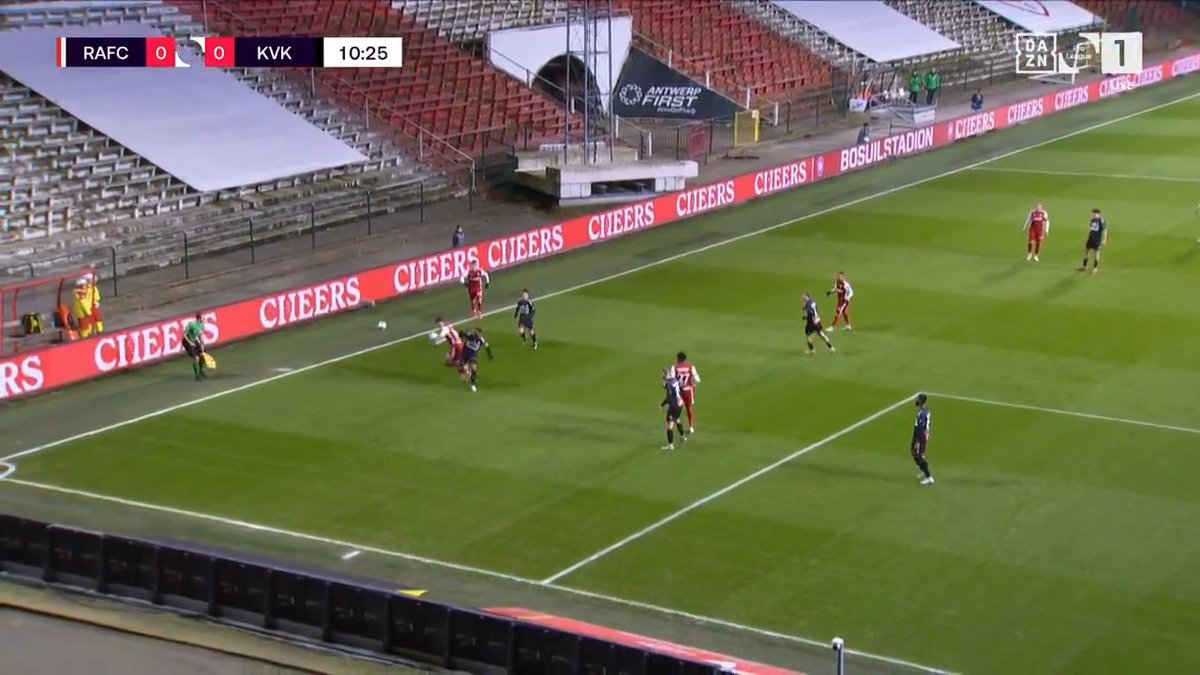 ๐ | Het doelpunt van Gyrano Kerk werd afgekeurd na een VAR-interventie vanwege een handsbal. ๐ค๐ฐ #ANTKVK