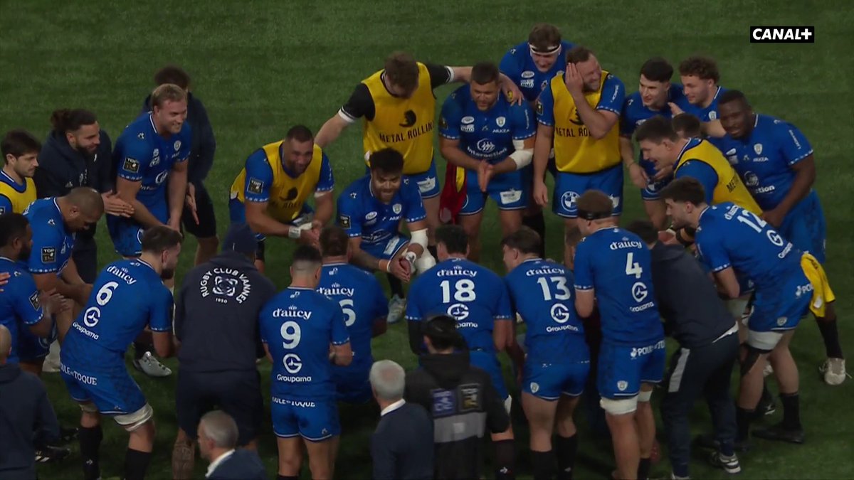 Le Patia des Vannetais qui célèbrent leur victoire sur la pelouse du Racing 🤩 Rugby Club Vannes 🔥 #R92RCV | #TOP14