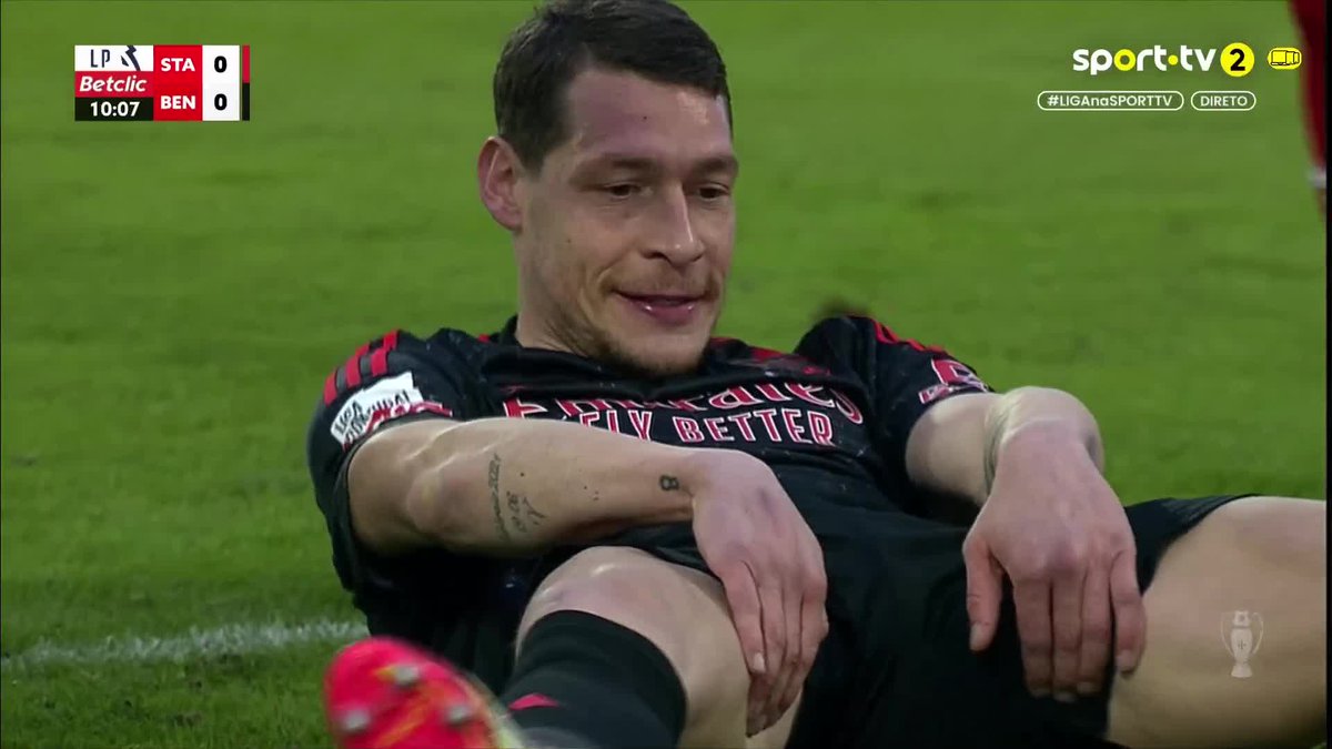 Belotti falhou de baliza aberta 🫣