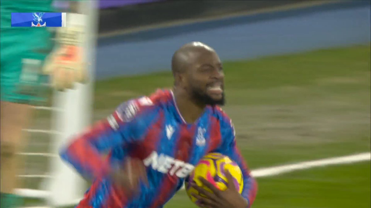 Boom, boom, boom, boom! 🎶 Of course it's Jean-Philippe Mateta to draw Crystal Palace level! 💥