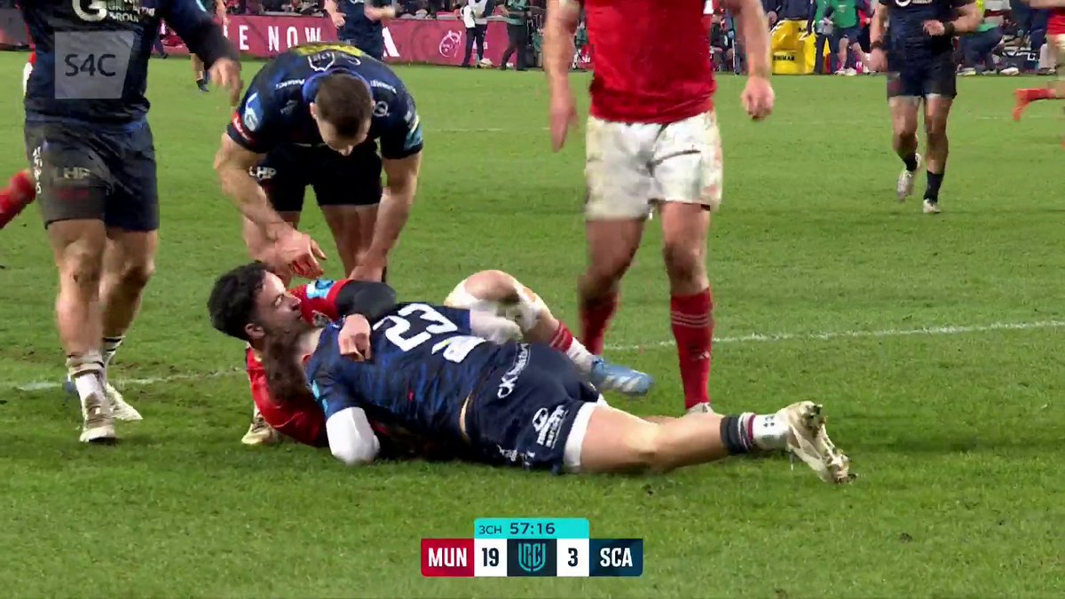 CAIS SCARLETS! 🏉 Dwylo gwych gan Ellis Mee ac yna sgiliau anhygoel gan Macs Page sy'n croesi am gais cyntaf y Scarlets! 🤩 After a long TMO decision the try stands and what a try! 😮 🦌 v 🔴 📺 S4C 🏴󠁧󠁢󠁷󠁬󠁳󠁿 🔴 English Commentary #BKTURC | Scarlets Rugby